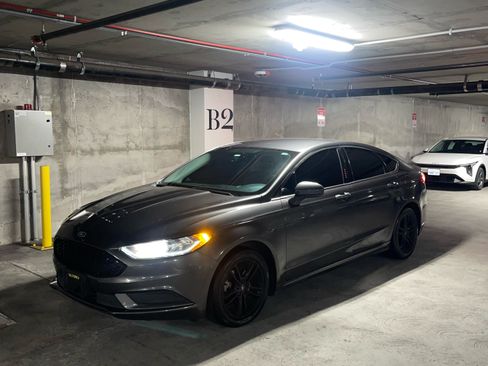 Used 2018 Ford Fusion SE image 20
