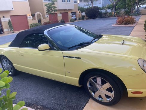 Used 2002 Ford Thunderbird image 5