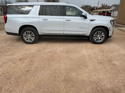 Used 2026 GMC Yukon XL Denali w/ LPO, Floor Liner Package image 8
