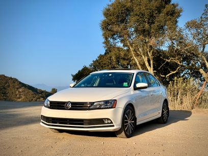 Used 2016 Volkswagen Jetta SEL w/ Lighting Package