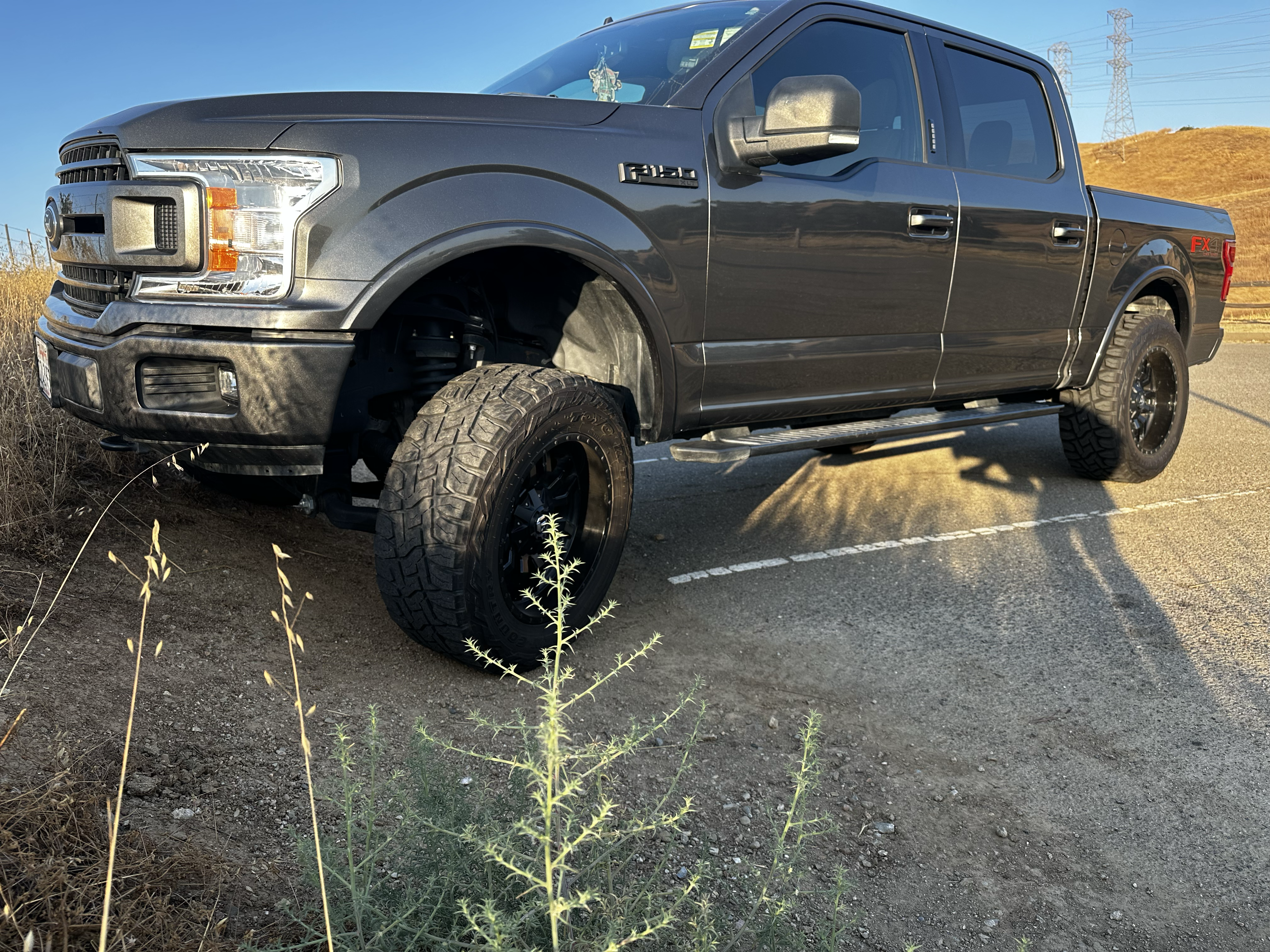 Used 2018 Ford F150 XLT w/ Equipment Group 302A Luxury AWD/4WD image 4