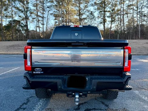 Used 2024 Ford F350 Platinum image 17