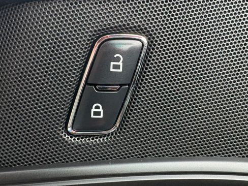 Used 2017 Ford Explorer FWD image 23