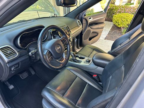 Used 2020 Jeep Grand Cherokee Limited w/ Luxury Group II image 8