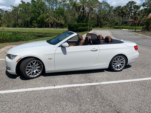 Used 2008 BMW 328i Convertible image 4