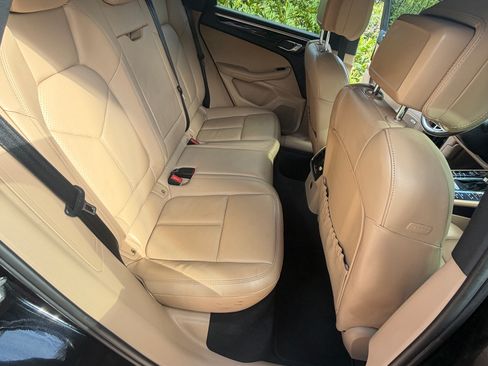 Used 2020 Porsche Macan Sport Edition image 9