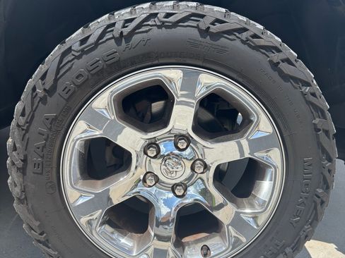 Used 2018 RAM 1500 Laramie AWD/4WD image 6