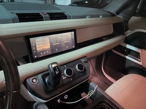 Used 2022 Land Rover Defender 110 SE AWD/4WD image 15