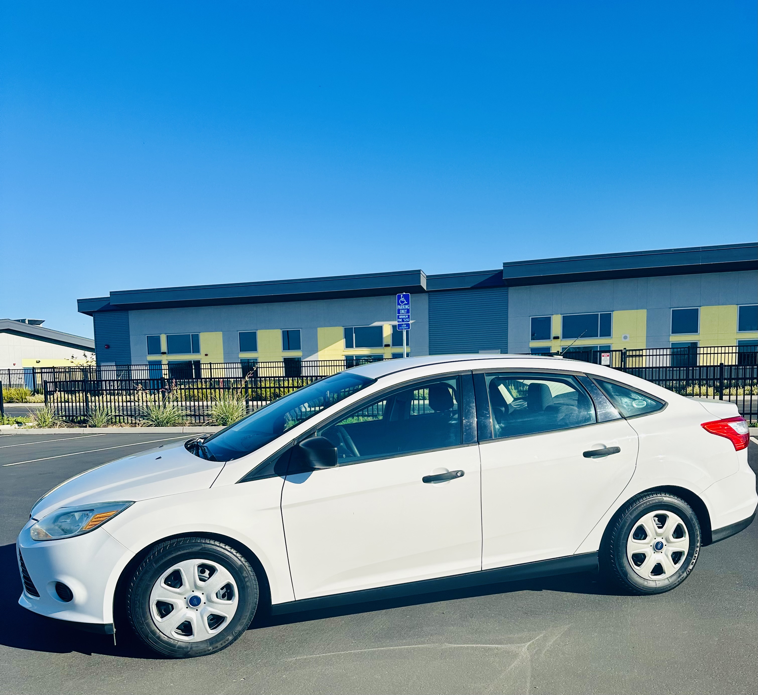 Used 2013 Ford Focus S FWD image 11
