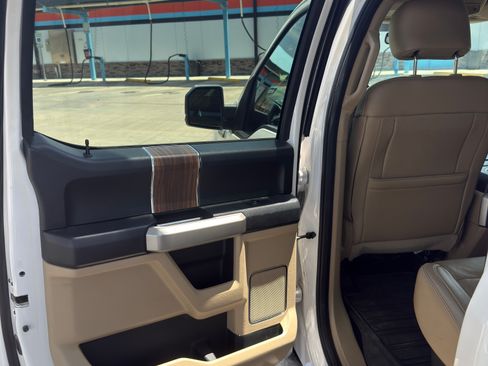 Used 2017 Ford F150 Lariat RWD image 19