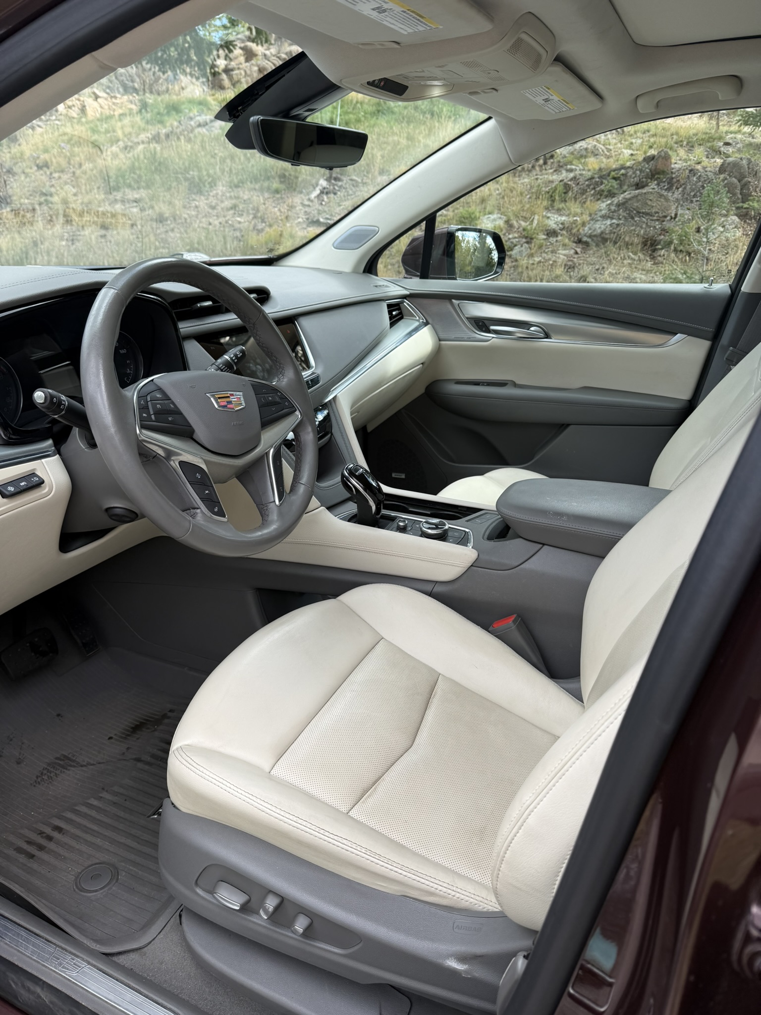Used 2023 Cadillac XT5 Premium Luxury w/ Technology Package AWD/4WD image 12
