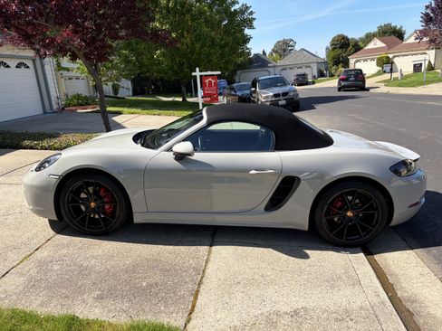 Used 2022 Porsche 718 Boxster S RWD image 4