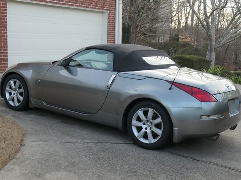 Used 2005 Nissan 350Z Touring RWD image 23