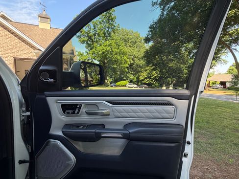 Used 2025 RAM 1500 Tungsten AWD/4WD image 6