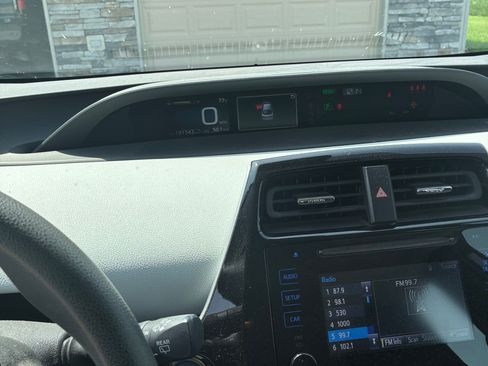 Used 2019 Toyota Prius LE w/ Protection Package #3 FWD image 2