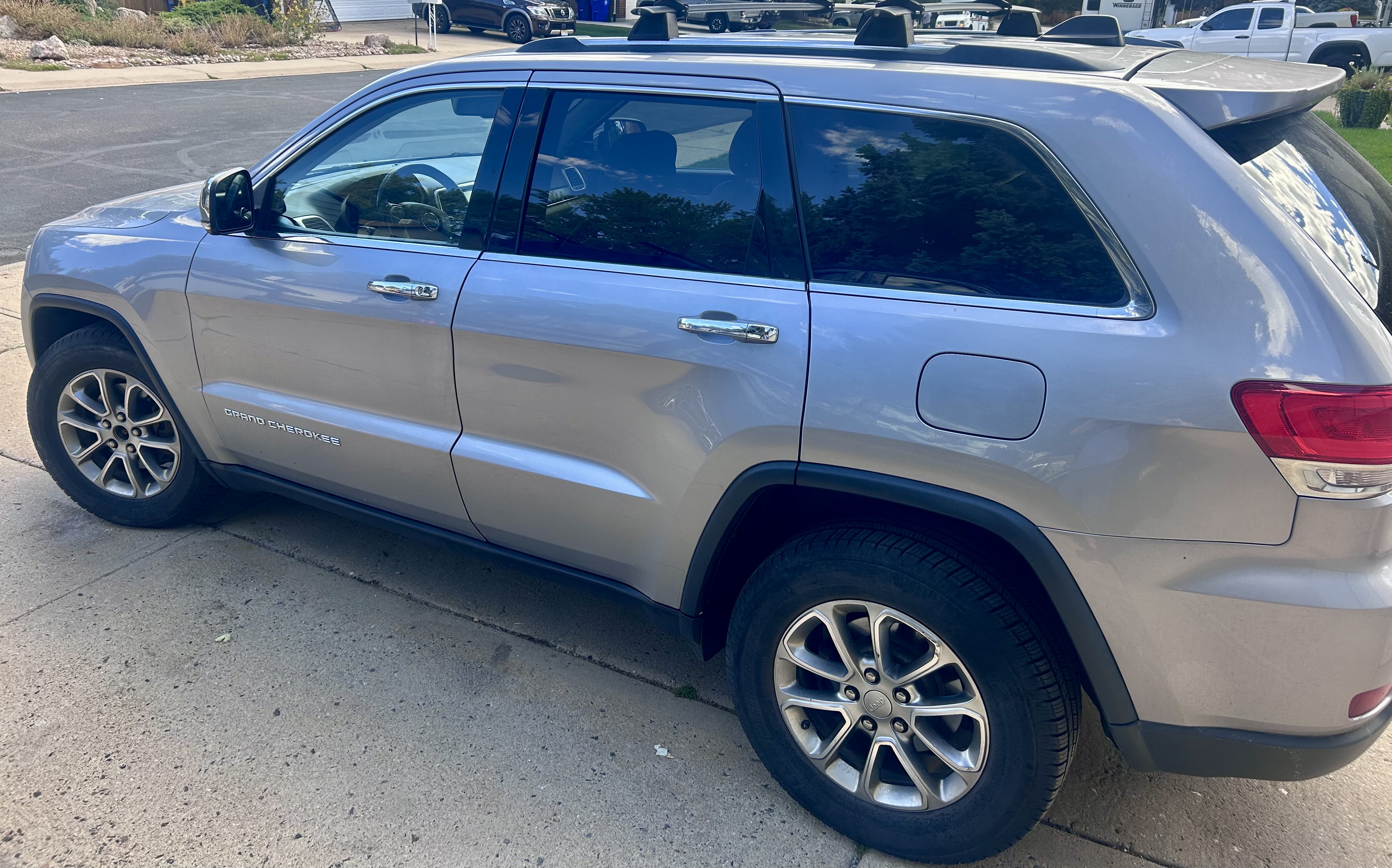 Used 2015 Jeep Grand Cherokee Limited AWD/4WD image 2