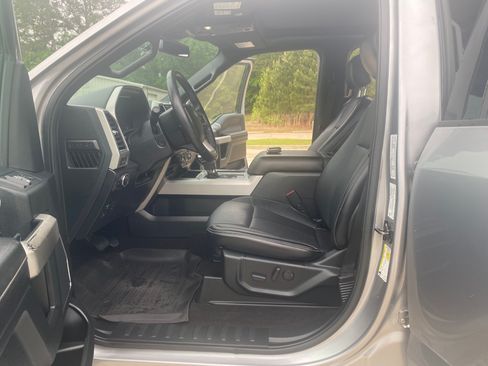 Used 2020 Ford F150 Lariat w/ Equipment Group 502A Luxury AWD/4WD image 9