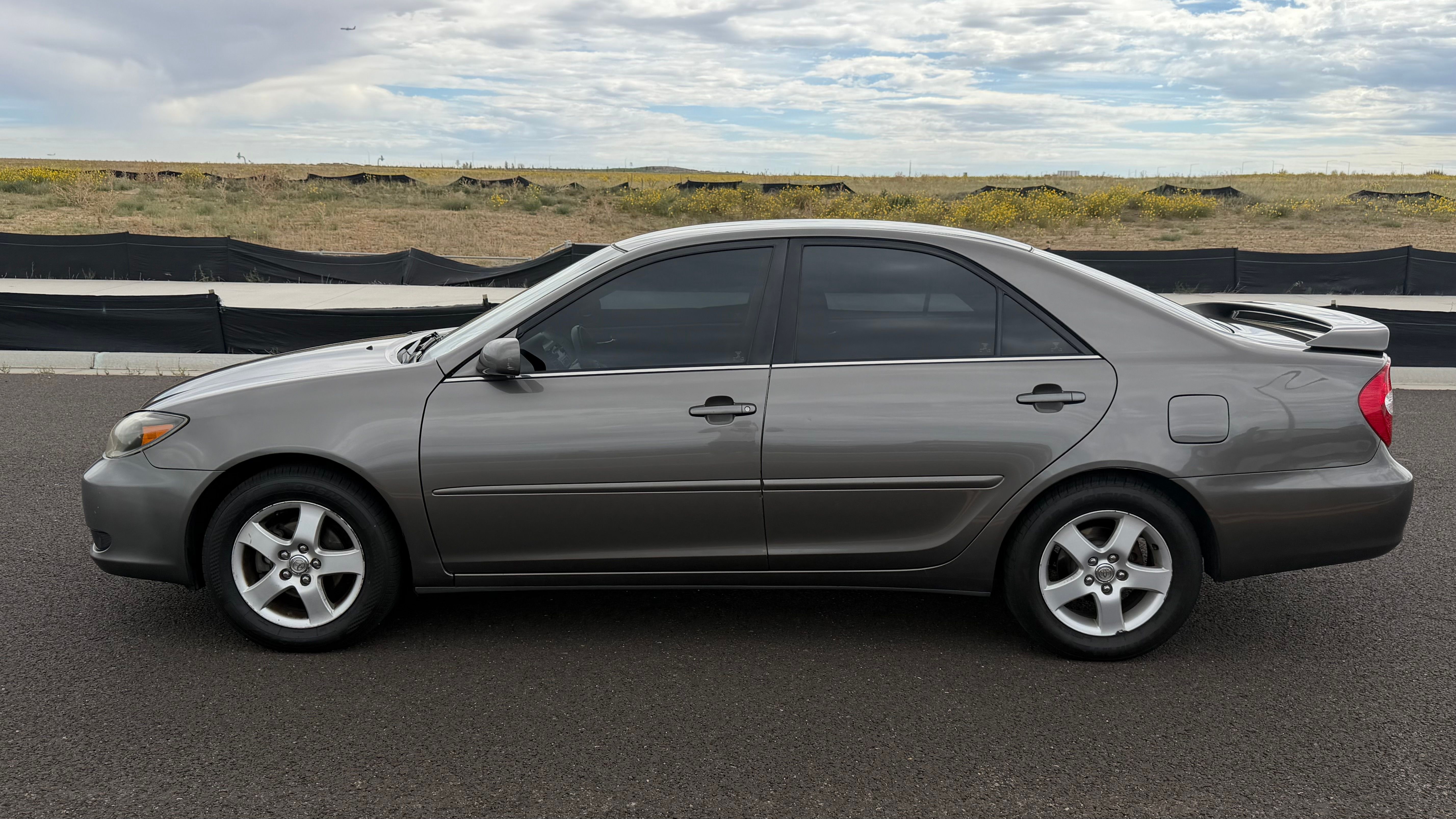 Used 2002 Toyota Camry SE FWD image 1
