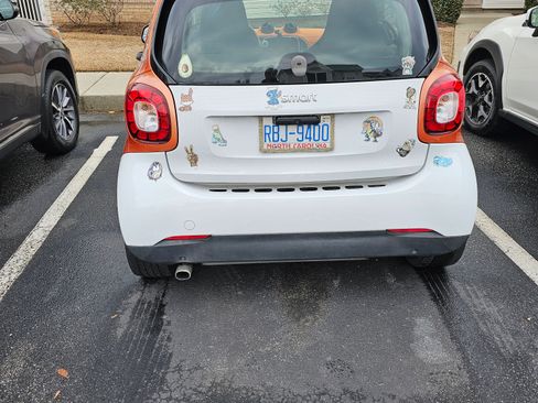 Used 2016 smart fortwo passion image 6