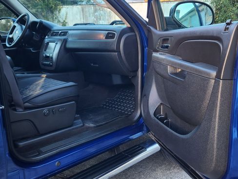 Used 2013 Chevrolet Silverado 2500 LTZ w/ LTZ Plus Package image 8