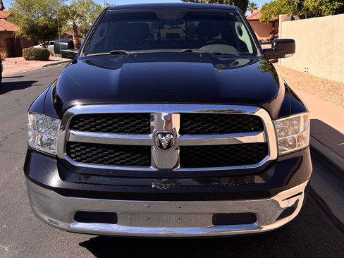 Used 2019 RAM 1500 Classic SLT w/ Luxury Group image 8