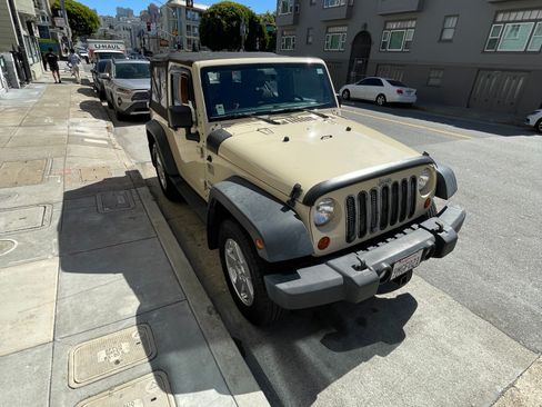 Used 2011 Jeep Wrangler Sport AWD/4WD image 4