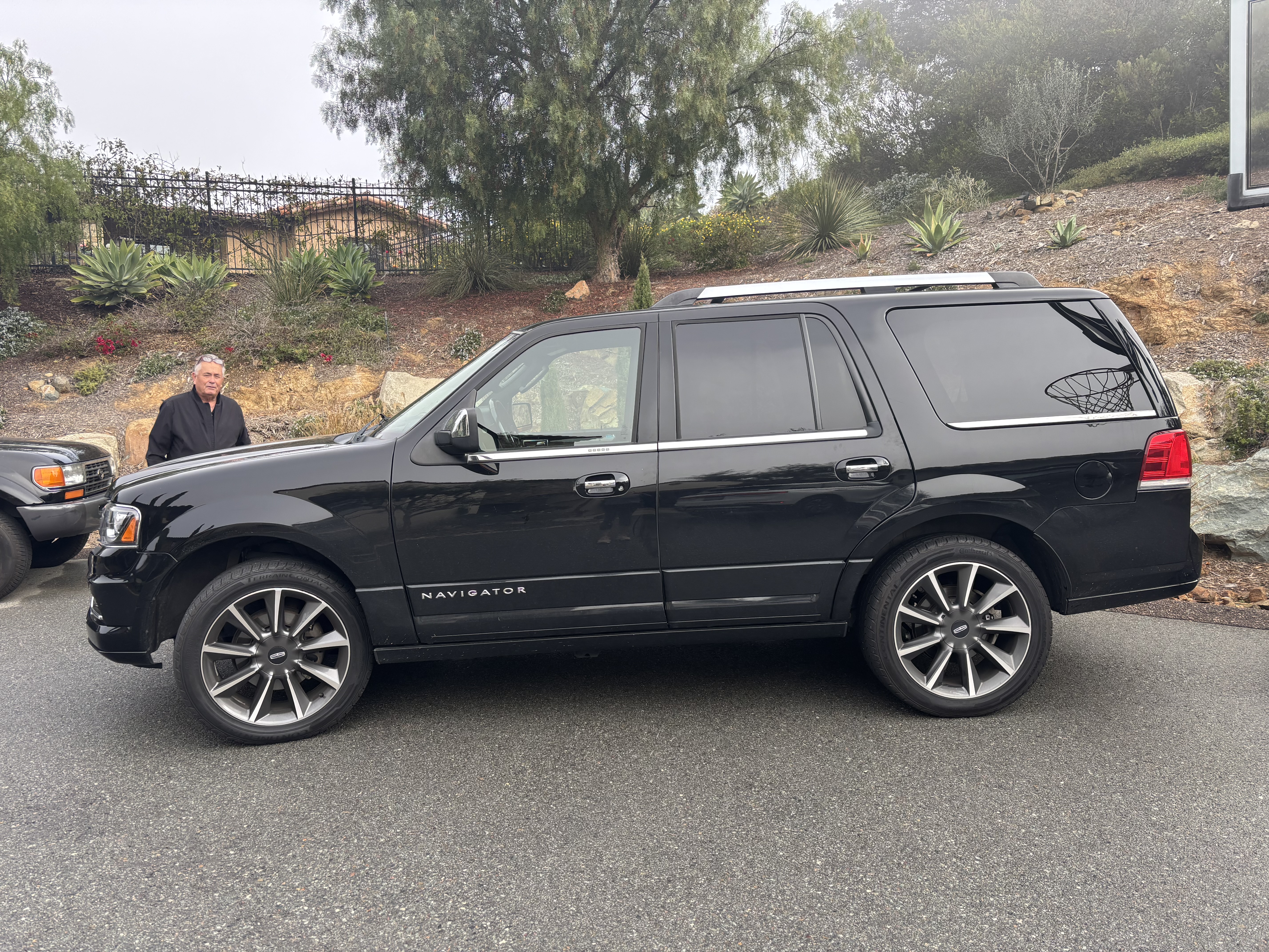 Used 2017 Lincoln Navigator Reserve AWD/4WD image 21