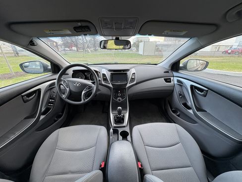 Used 2015 Hyundai Elantra SE image 10