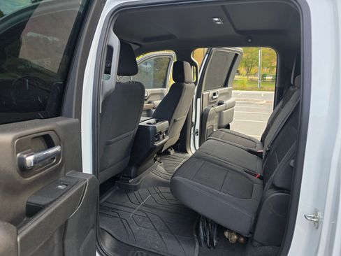 Used 2022 Chevrolet Silverado 2500 LT w/ Convenience Package image 13