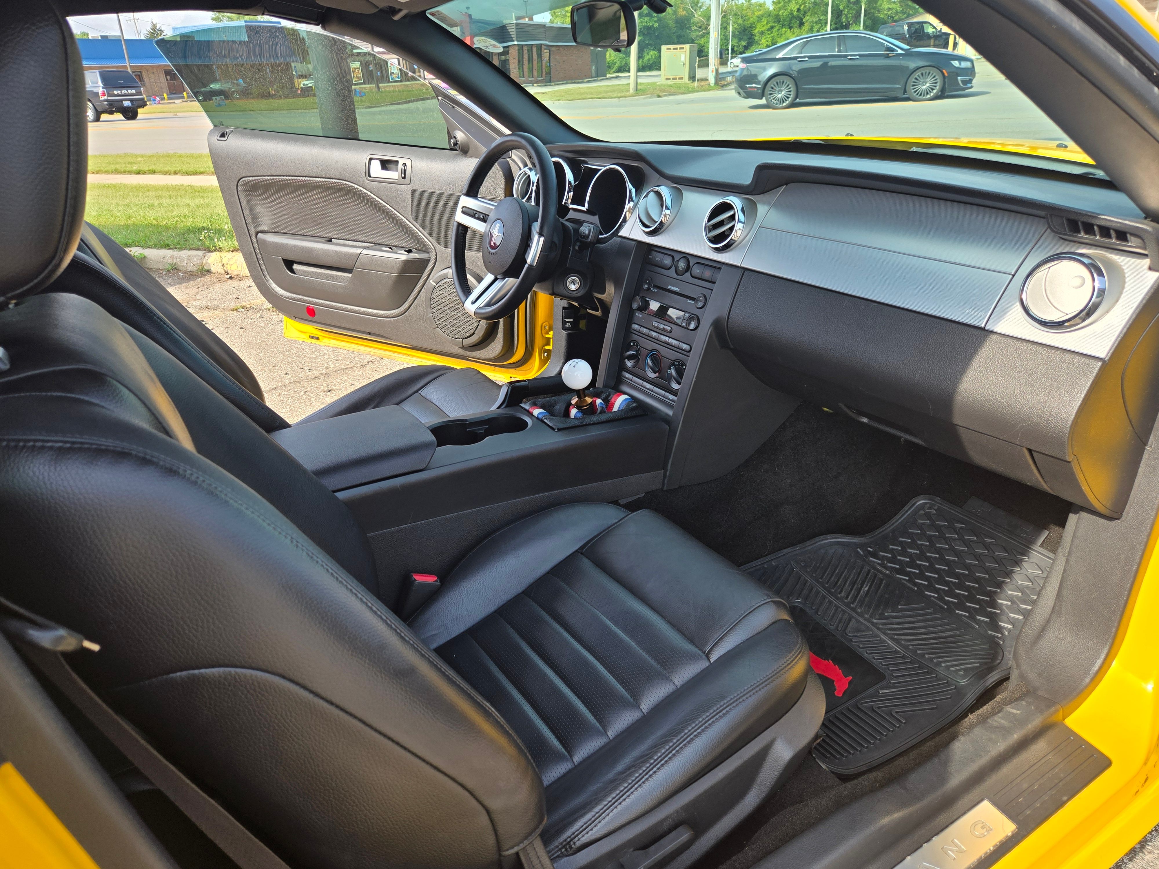Used 2005 Ford Mustang GT Premium RWD image 9