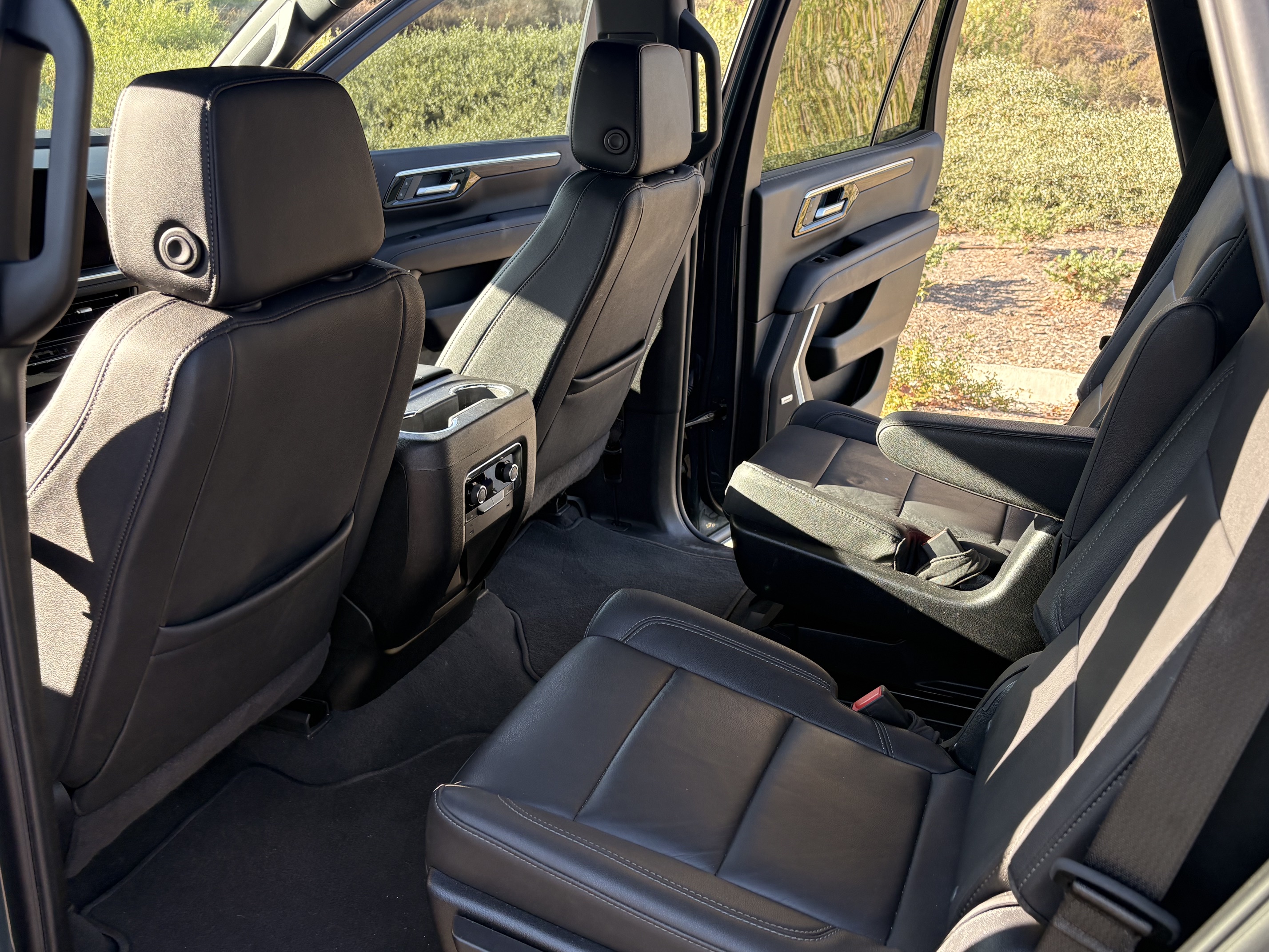 Used 2025 Chevrolet Tahoe Z71 w/ Z71 Off-Road Package AWD/4WD image 10