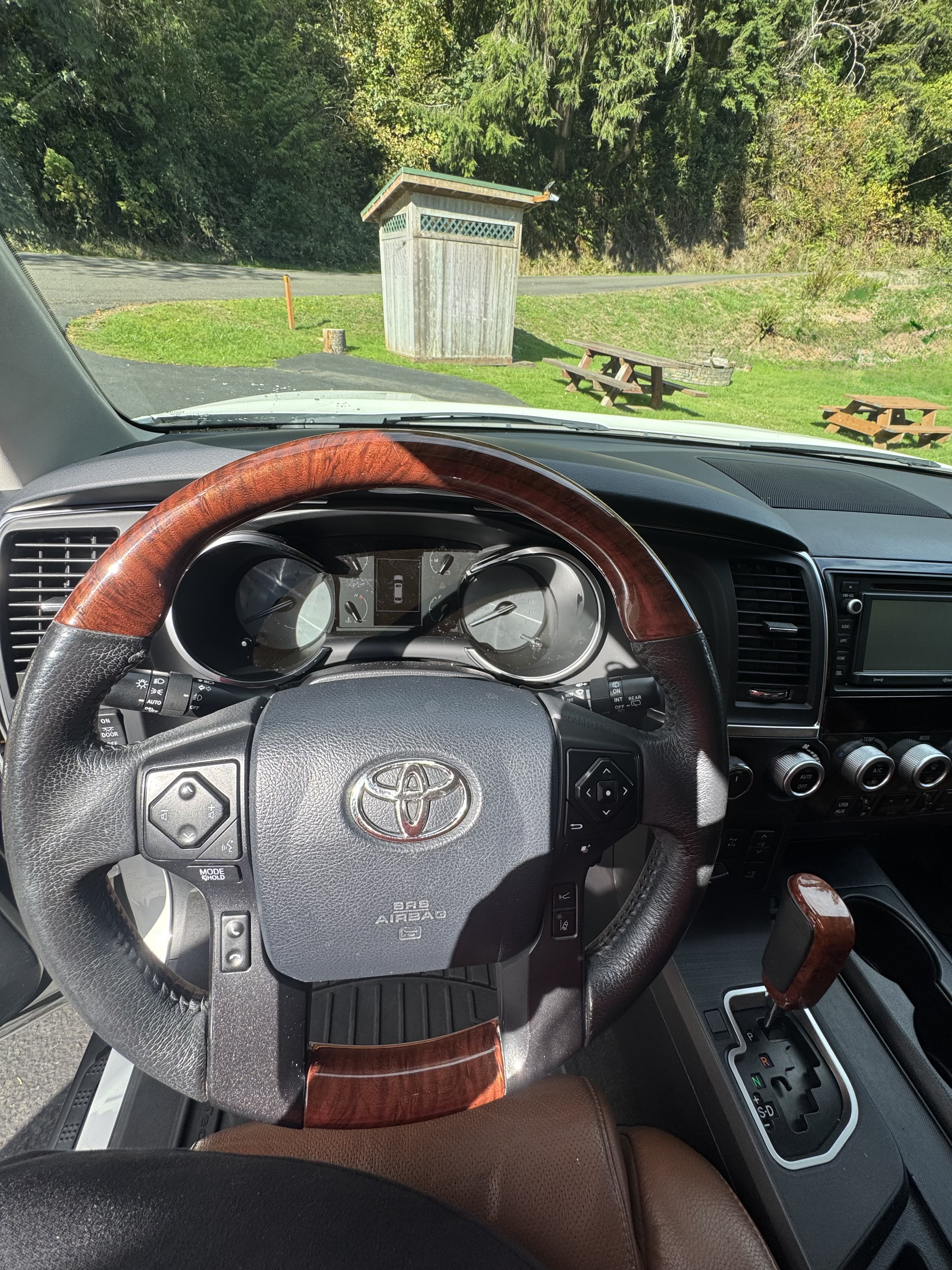 Used 2018 Toyota Sequoia Platinum AWD/4WD image 8