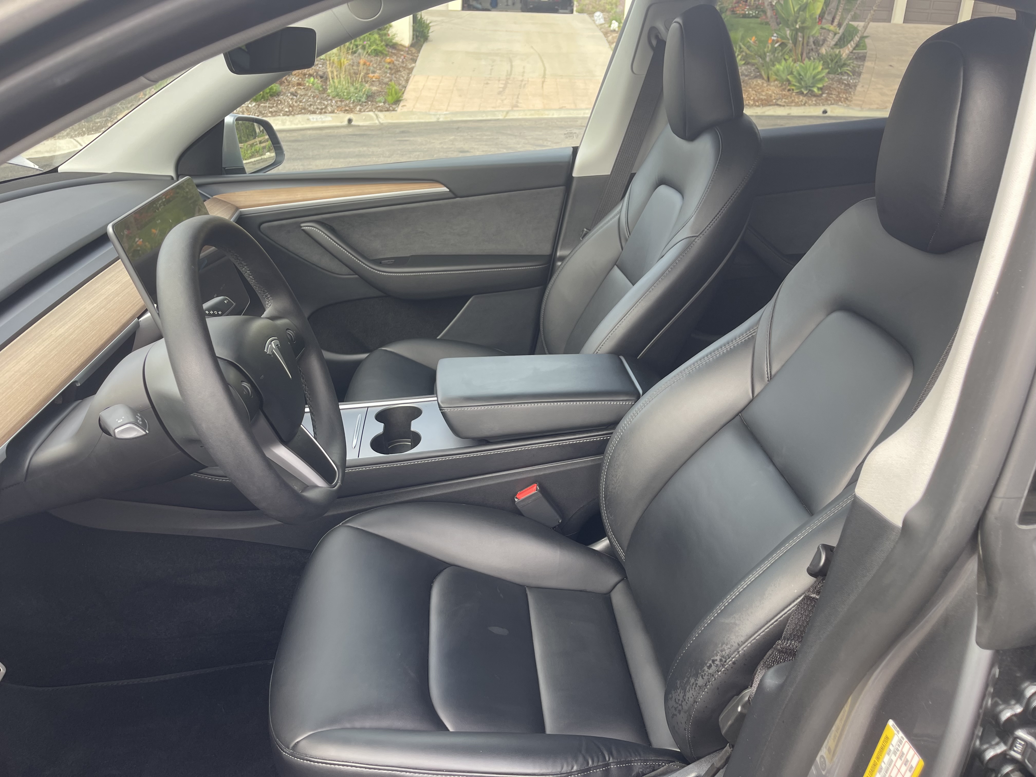 Used 2024 Tesla Model Y Performance AWD/4WD image 17
