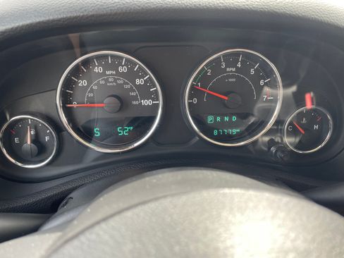 Used 2018 Jeep Wrangler Sport image 8