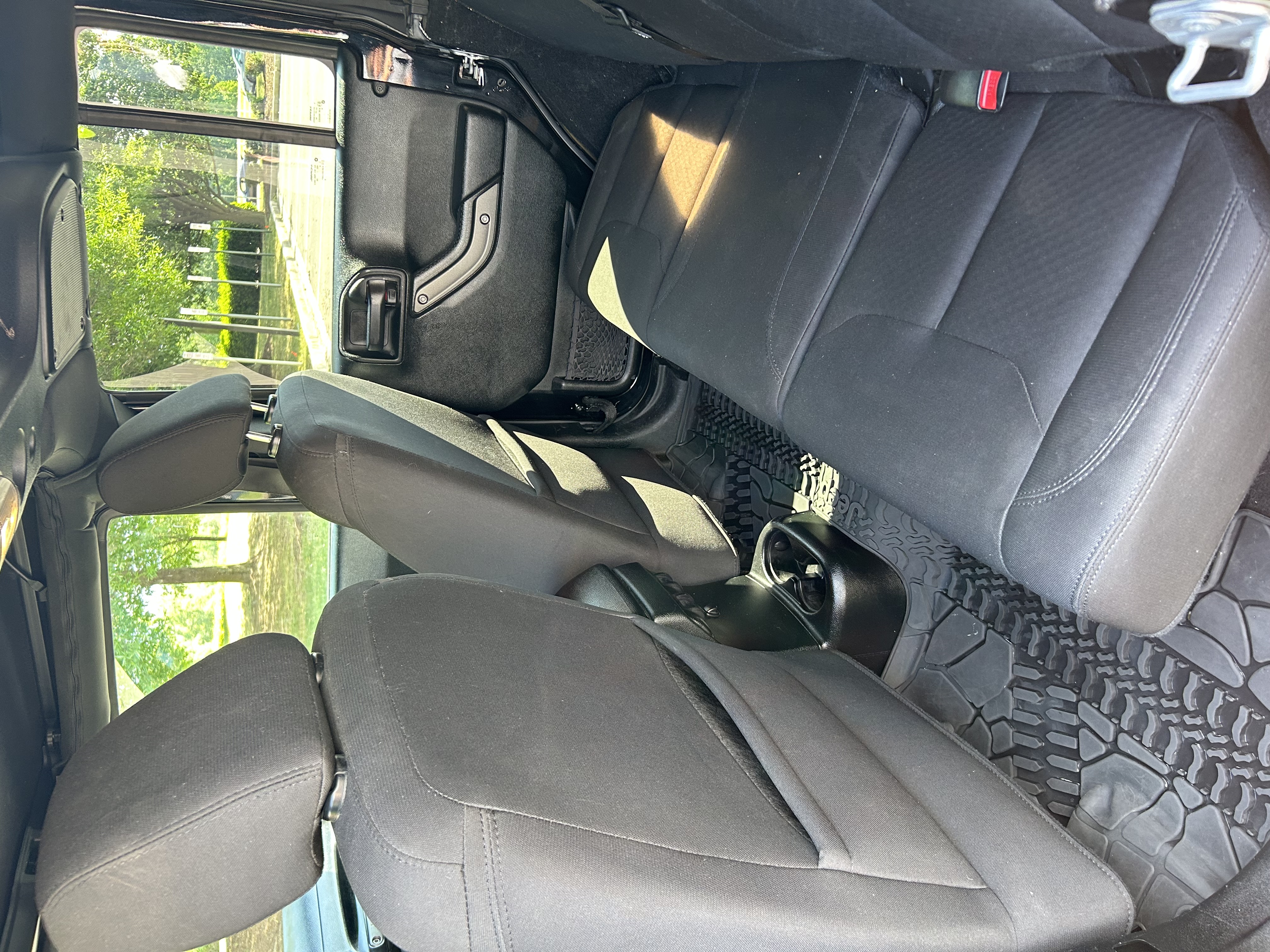 Used 2018 Jeep Wrangler Unlimited Sport S AWD/4WD image 11