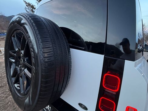 Used 2022 Land Rover Defender 110 S image 10