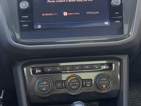 Used 2020 Volkswagen Tiguan SE w/ Panoramic Sunroof Package AWD/4WD image 22
