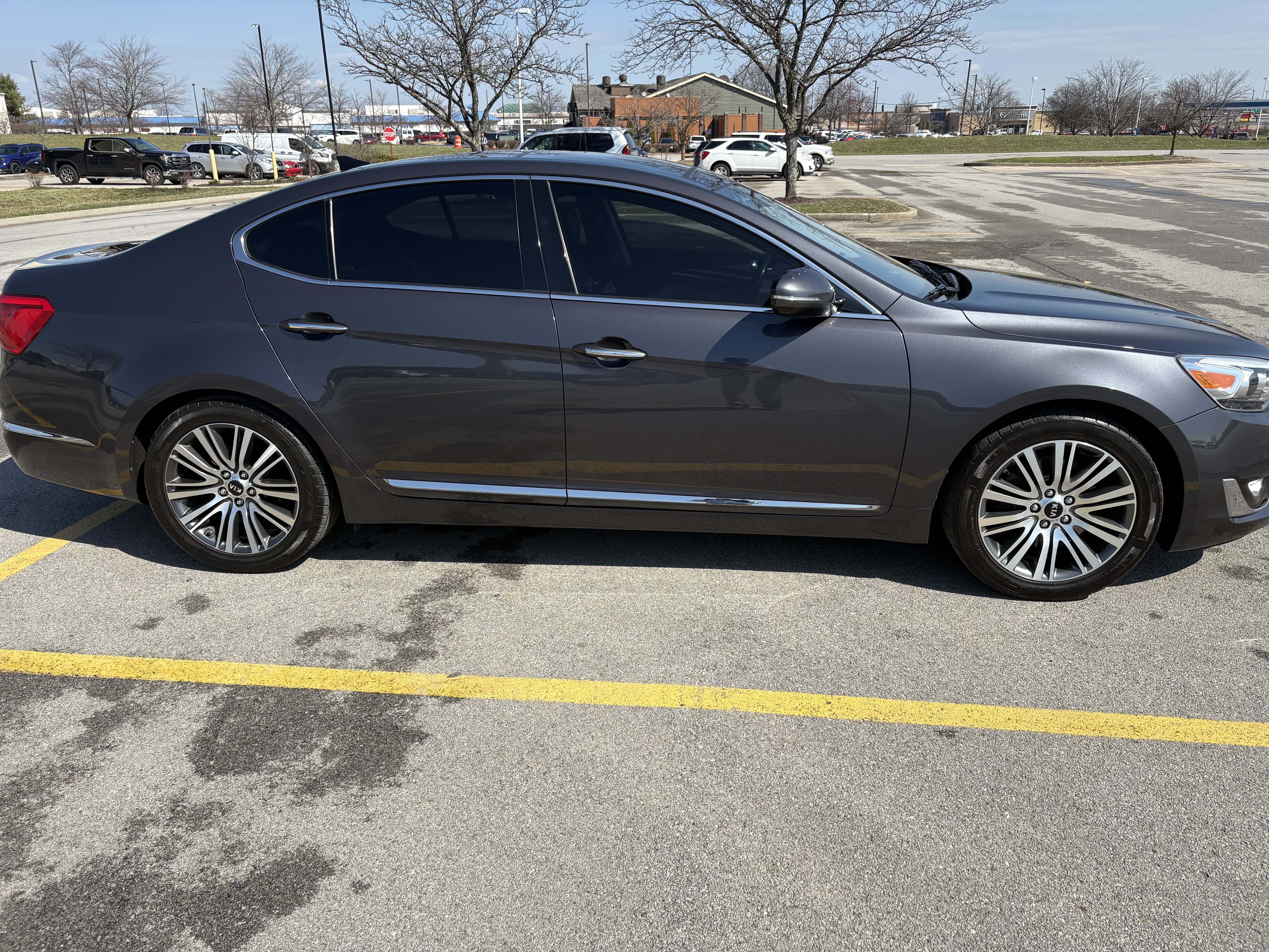 Used 2015 Kia Cadenza Premium FWD image 4