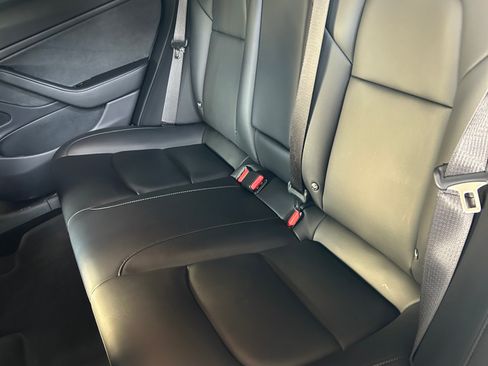 Used 2018 Tesla Model 3 Long Range image 16