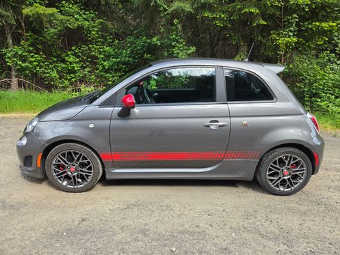 Used 2013 FIAT 500 Abarth FWD image 1