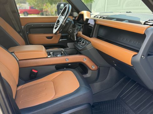Used 2023 Land Rover Defender 130 X image 8
