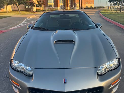 Used 1999 Chevrolet Camaro Z28 w/ SS Performance/Appearance Pkg RWD image 4