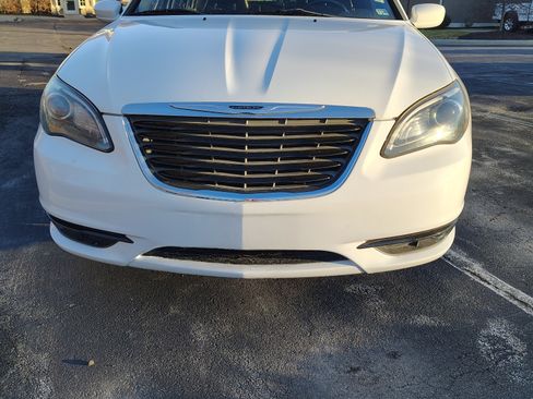 Used 2011 Chrysler 200 S image 1