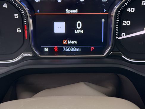 Used 2021 GMC Yukon XL Denali image 8