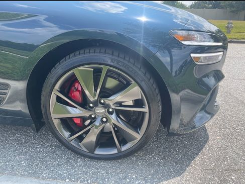 Used 2022 Genesis G70 3.3T image 8