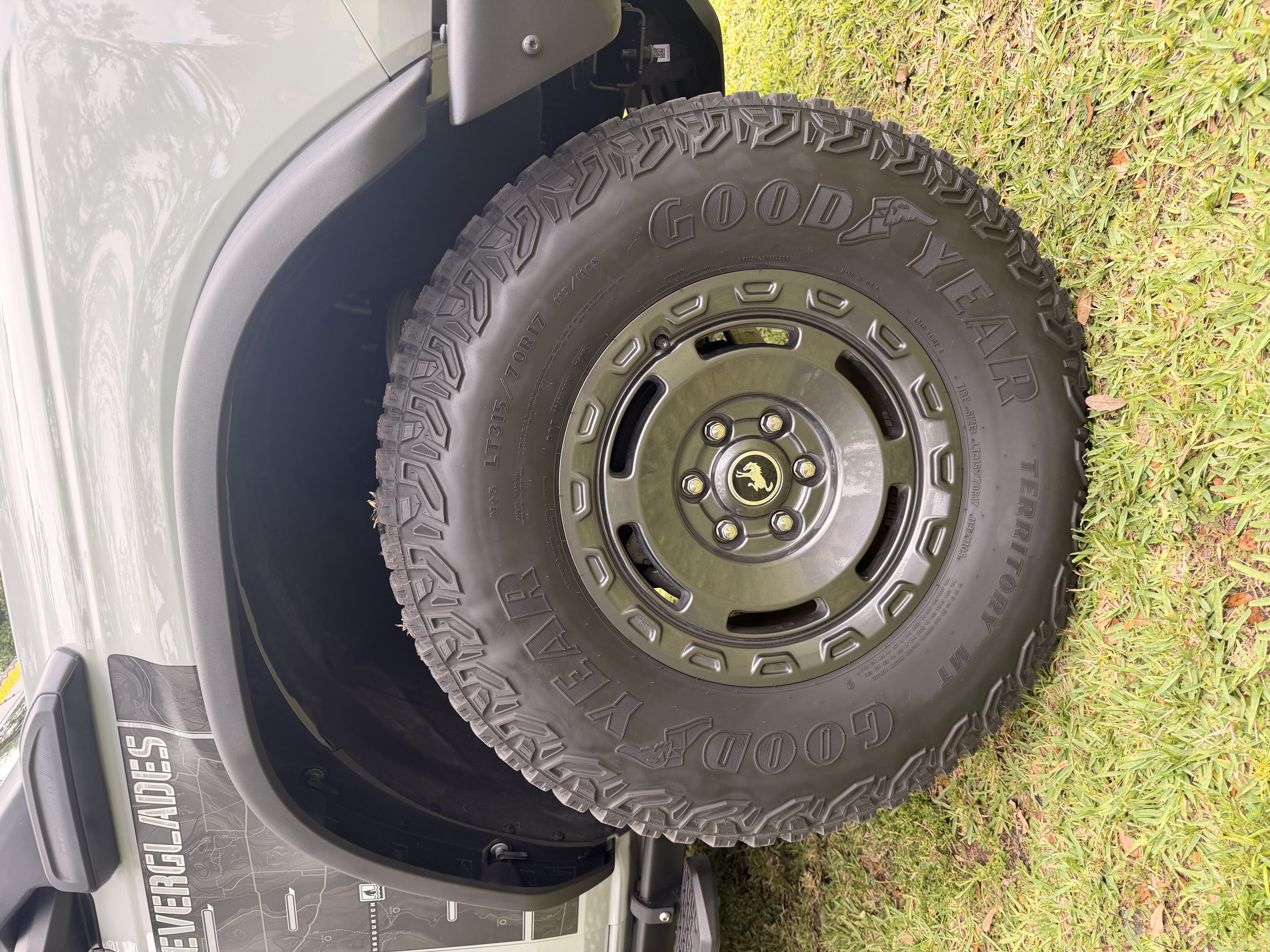 Used 2023 Ford Bronco Everglades AWD/4WD image 11