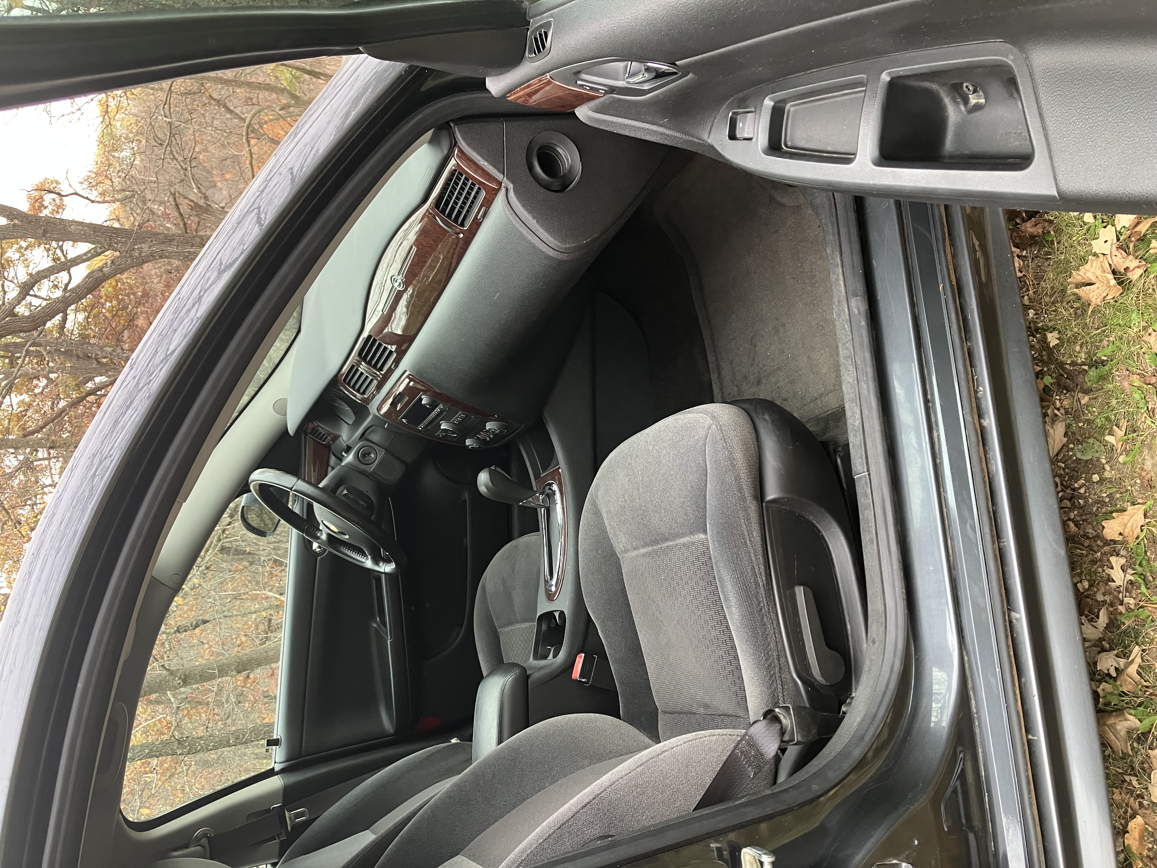 Used 2011 Chevrolet Impala LT FWD image 16