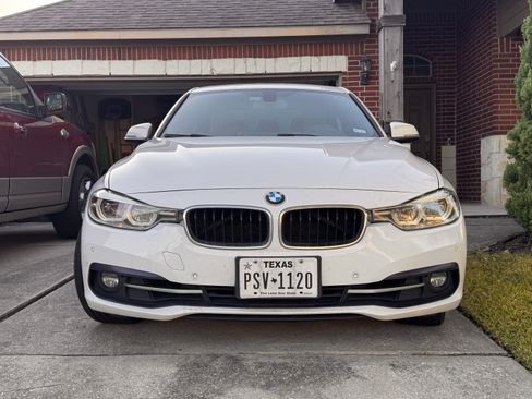 Used 2017 BMW 330i Sedan image 6