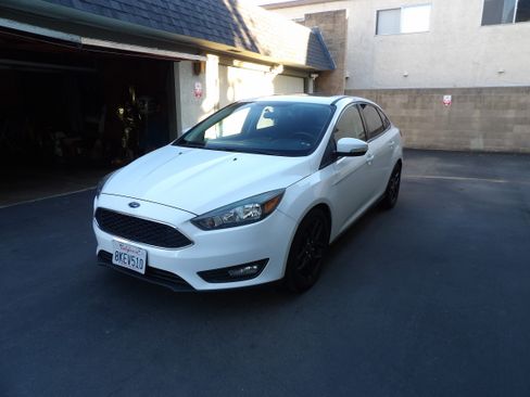 Used 2016 Ford Focus SE w/ Equipment Group 201A image 1