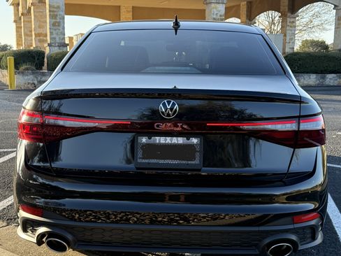 Used 2025 Volkswagen Jetta GLI Autobahn image 8